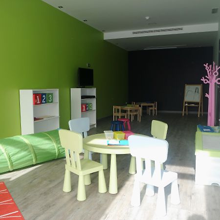 Castilla Termal Monasterio De Valbuena Valbuena De Duero Exterior photo The waiting room of a pediatric office