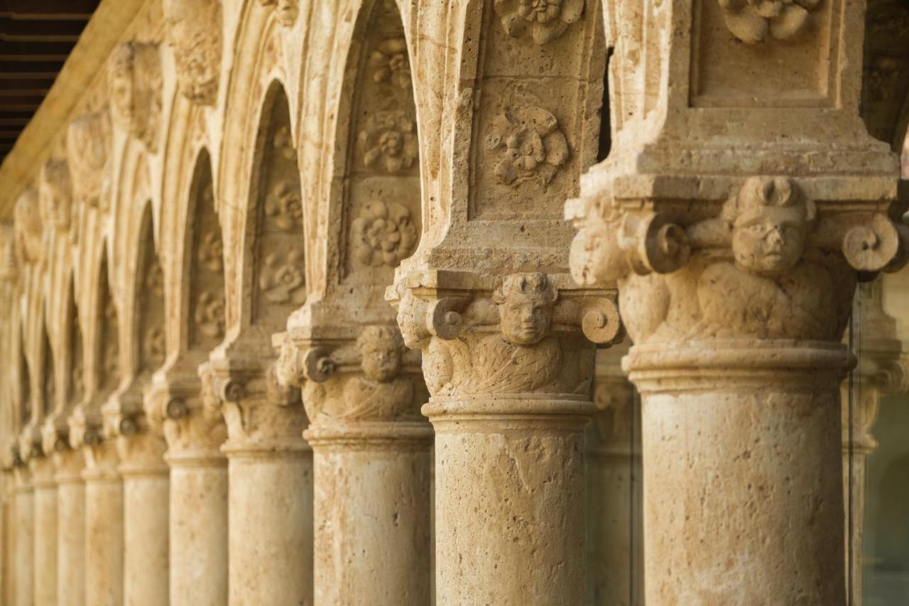 Castilla Termal Monasterio De Valbuena Valbuena De Duero Exterior photo The cloister of the abbey