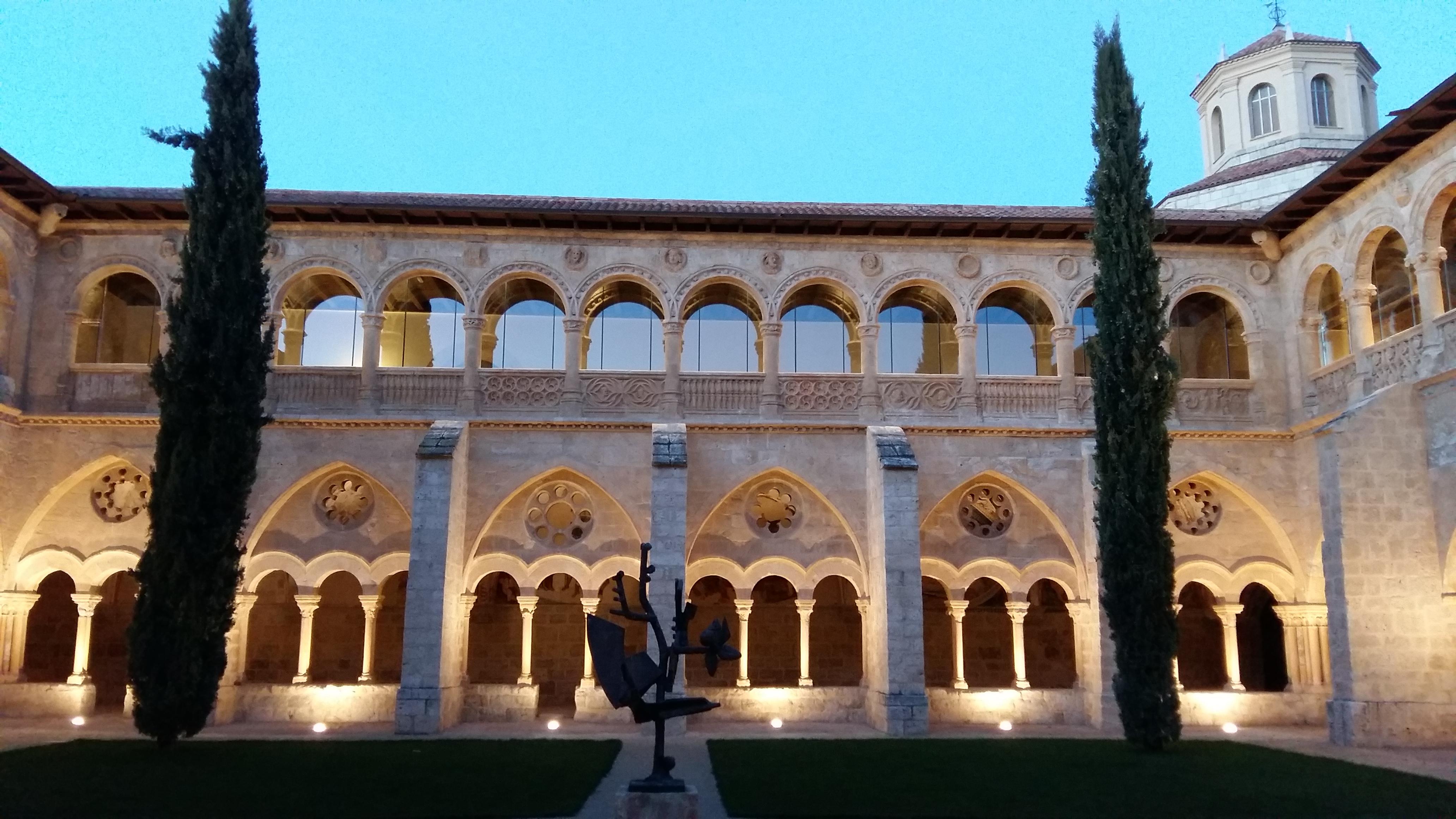 Castilla Termal Monasterio De Valbuena Valbuena De Duero Exterior photo The cloister of the monastery
