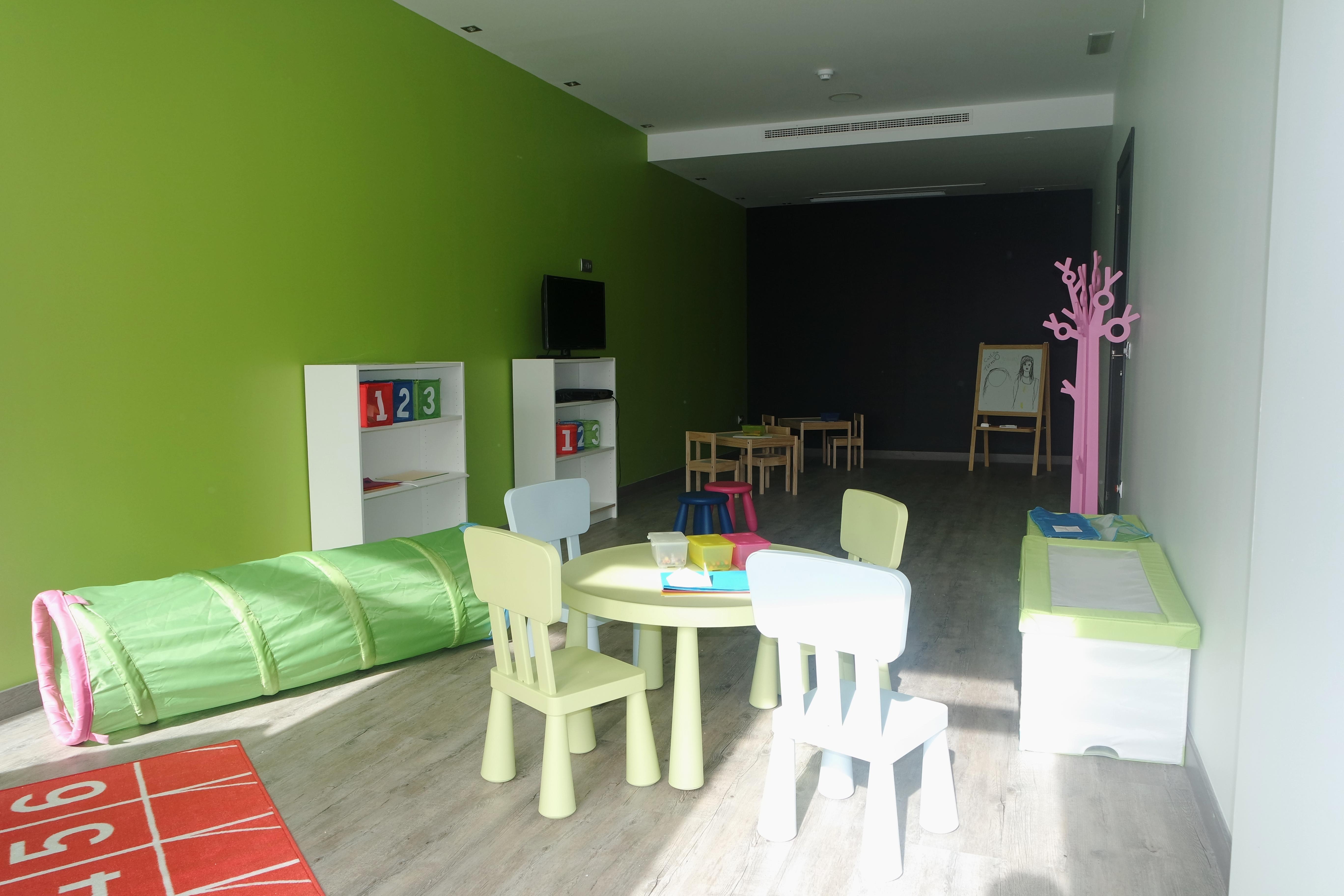 Castilla Termal Monasterio De Valbuena Valbuena De Duero Exterior photo The waiting room of a pediatric office