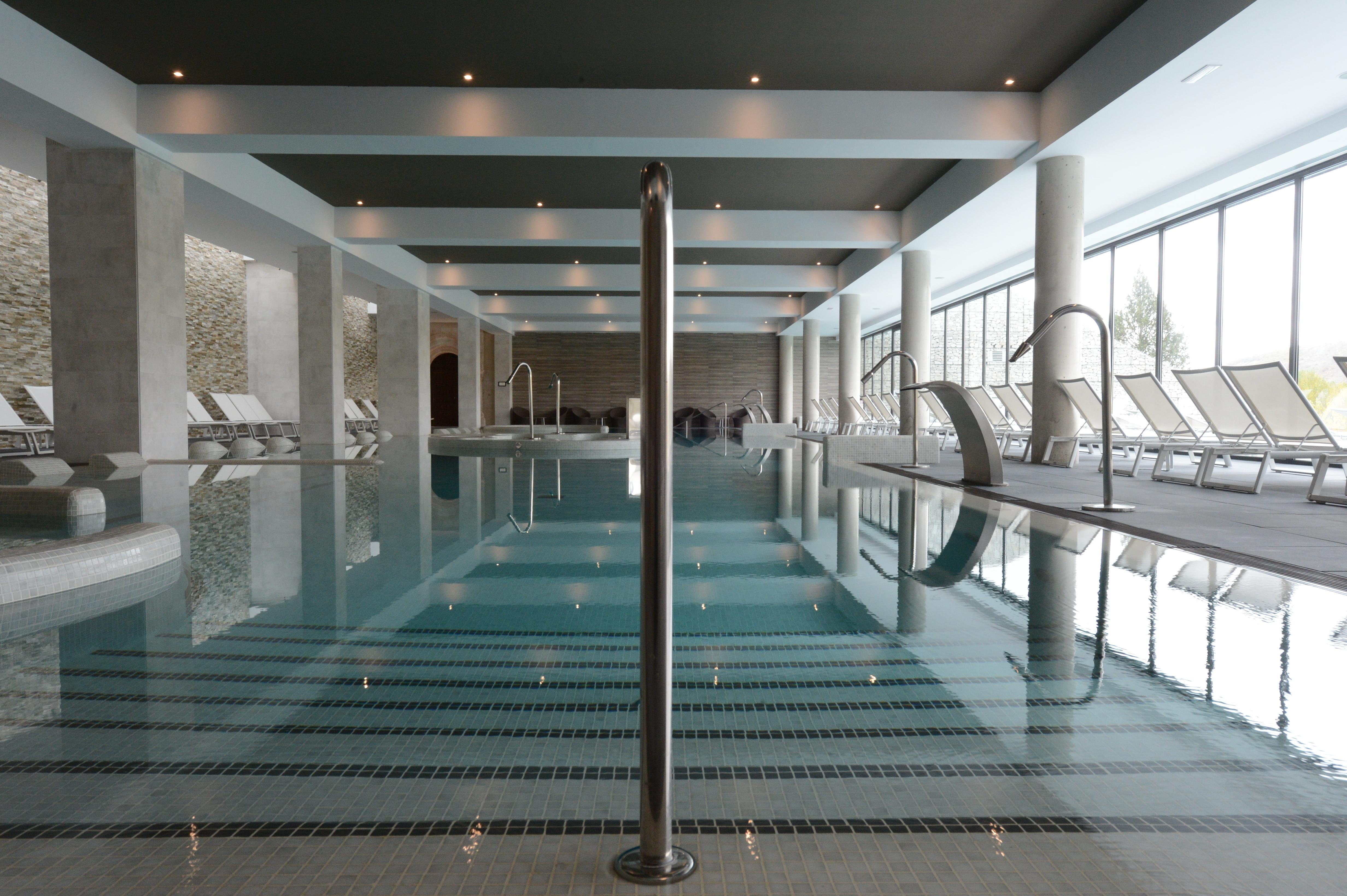 Castilla Termal Monasterio De Valbuena Valbuena De Duero Exterior photo The swimming pool at the hotel